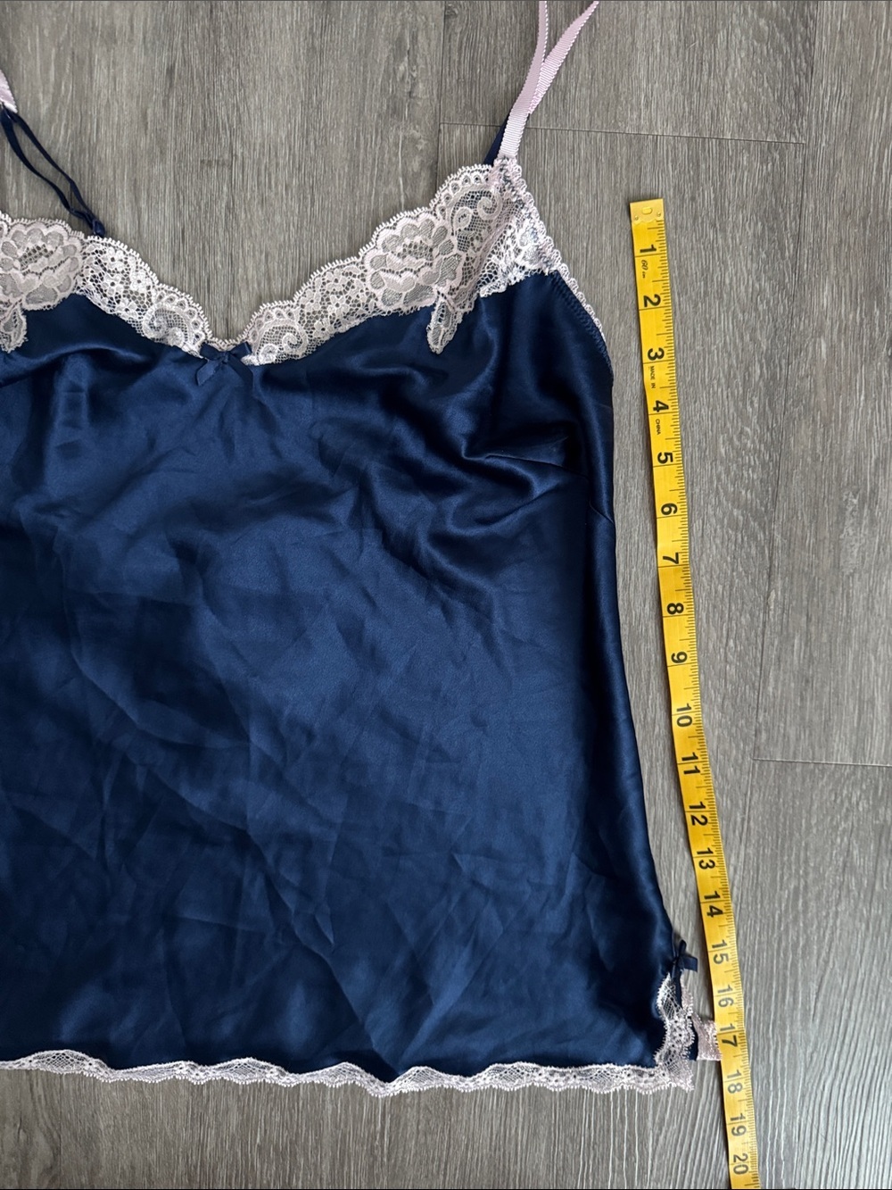 Victoria’s Secret Satin Lace Tie Back Detail Cami and Shorts Set - Picture 9 of 12